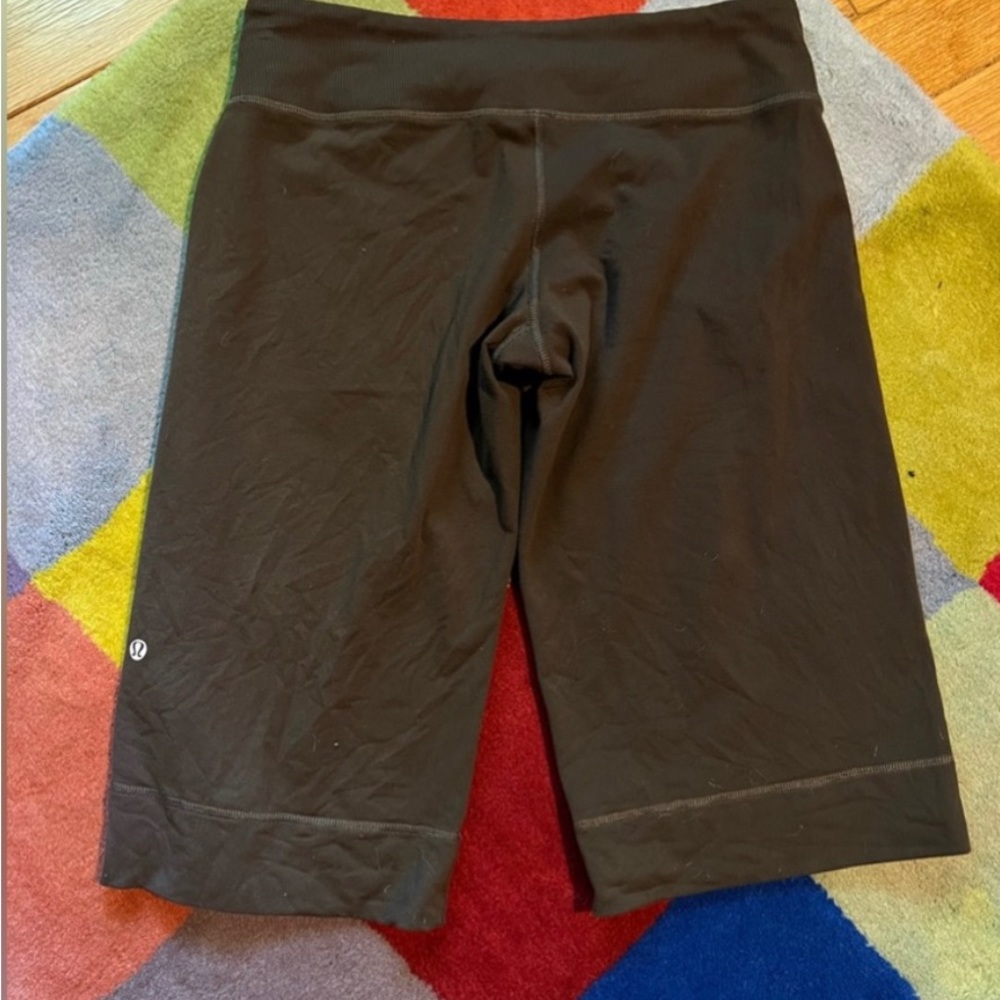Lulu shorts size 10- no tag